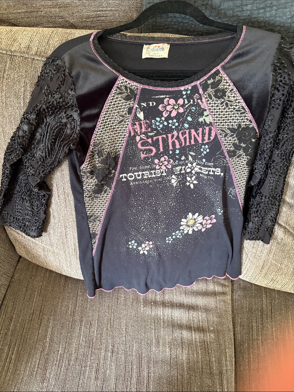 Edista Black Floral Graphic Long Sleeve Tee